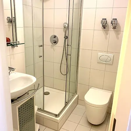 Cozy Flat , Near , Wifi&free Parking