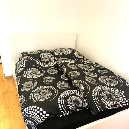 Apartman Cozy Flat , Near , Wifi&free Parking